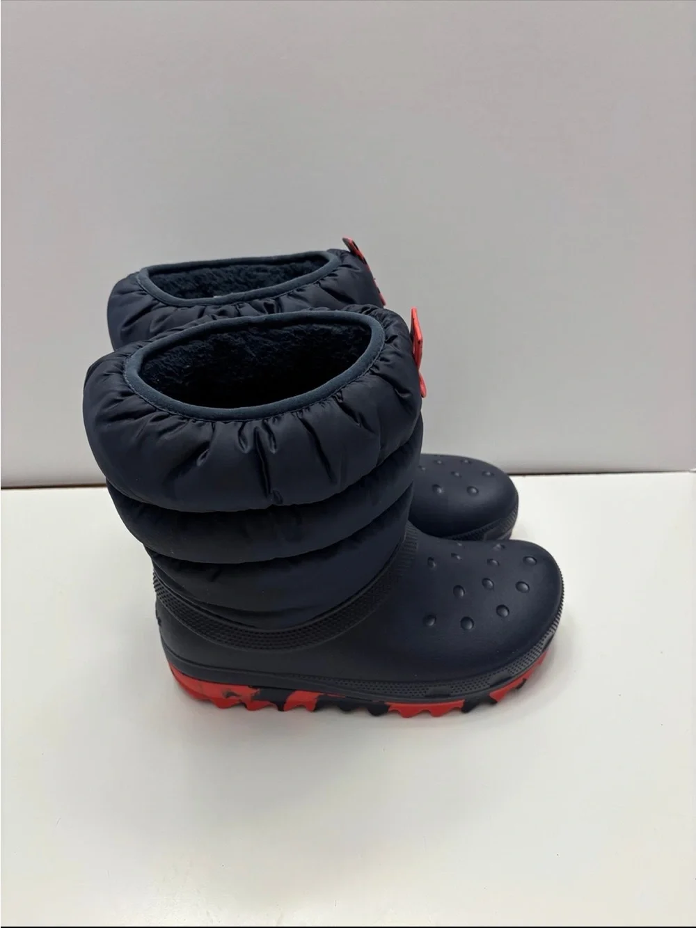 Crocs Boots - Classic Neo Puff Boots juniors size 4